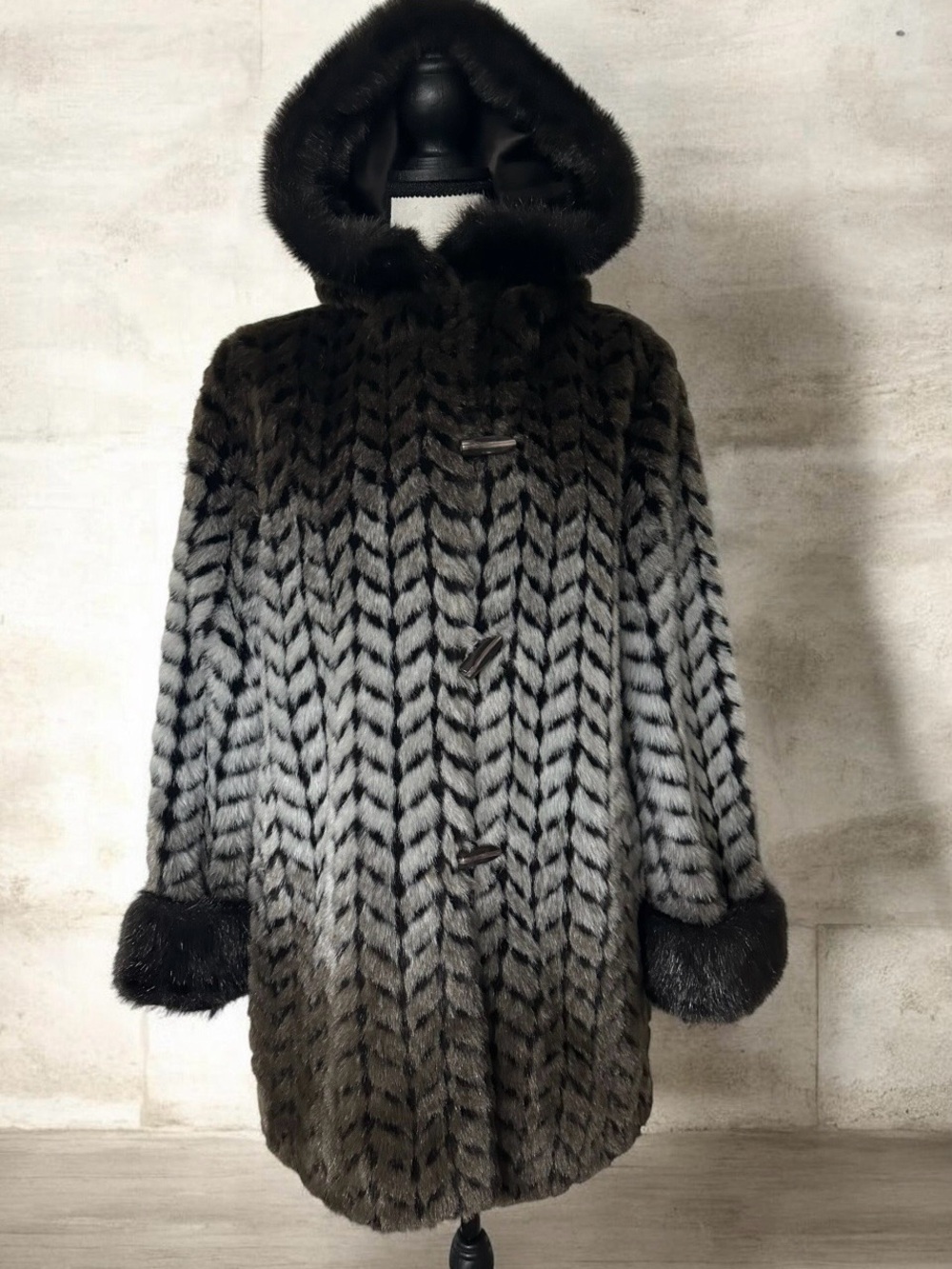 Nuage Faux Fur Chevron Ombré Hooded Coat Grey Black M Mob Wife Chic Goth Luxury